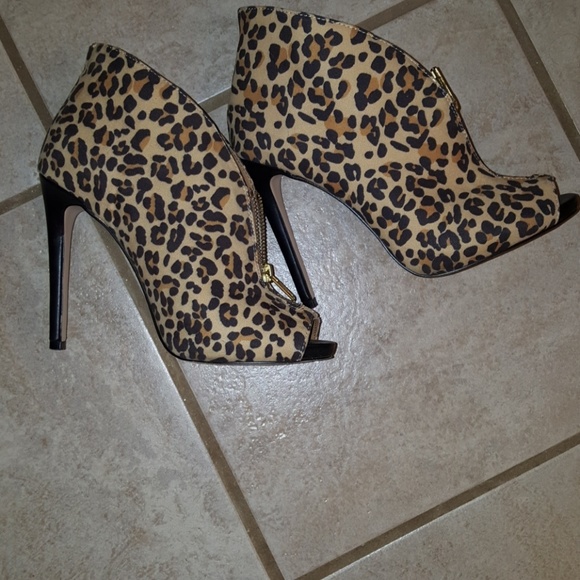 Ladies Leopard print stilettos - Picture 8 of 8